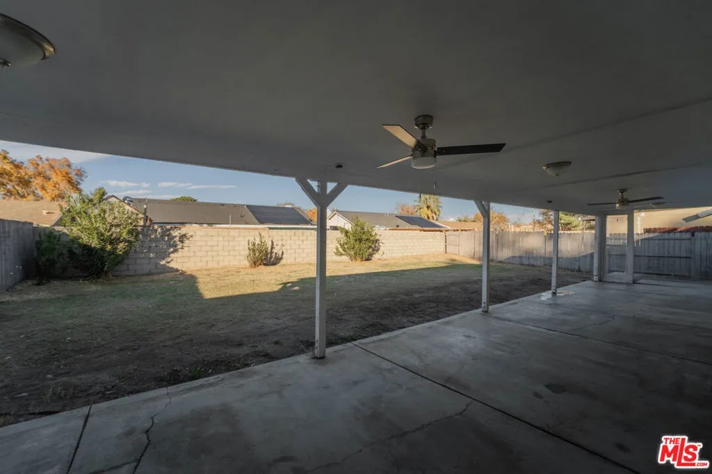 1027 Landsford Street, Lancaster, California 93535 home-pic-14